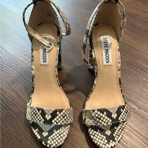 Steve Madden Black and Cream Snakeskin Heels